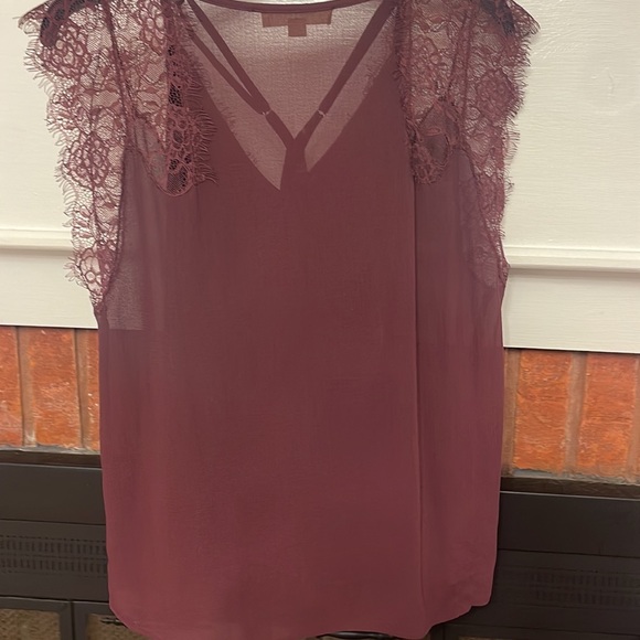 Love Stitch lace sleeveless top size small - Picture 6 of 8